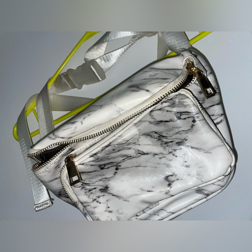 Marble F21 Fanny pack adjustable